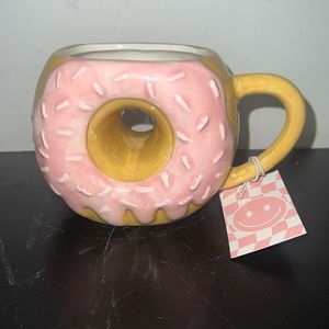 DONUT SHAPED COFFEE CUP 🍩